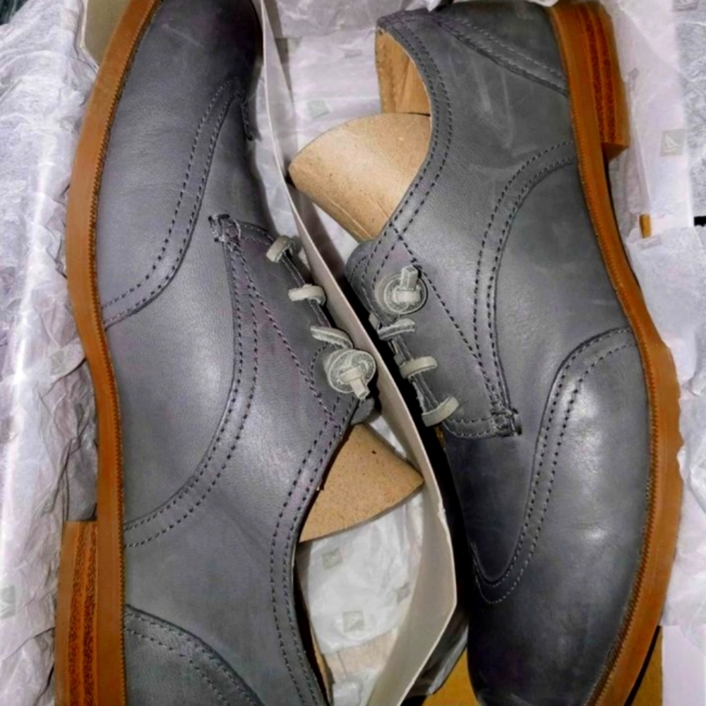 Brand New Sperry Devon shoe Size 7 Womens
